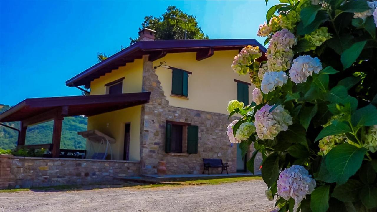 L'Angolo Di Verlano Canossa Exterior photo